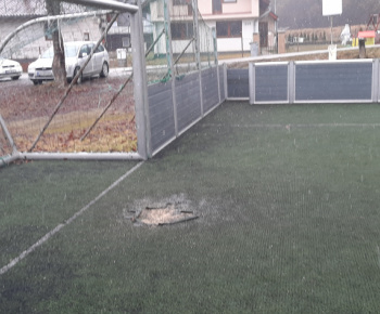 Výmena trávnika na umelom futbalovom miniihrisku