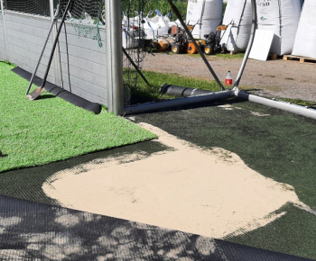 Výmena trávnika na umelom futbalovom miniihrisku
