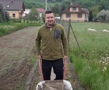 Foto - rekonštrukcia chodníka k železničnej stanici