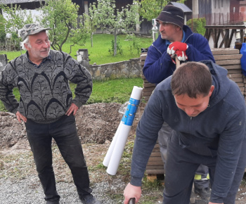 Foto - rekonštrukcia chodníka k železničnej stanici
