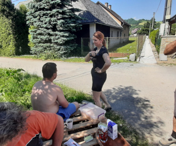 Foto - rekonštrukcia chodníka k železničnej stanici