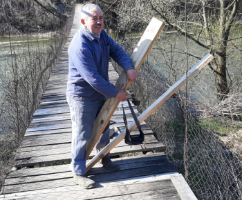 Výmena poškodených dosiek na lavici 27.4.21