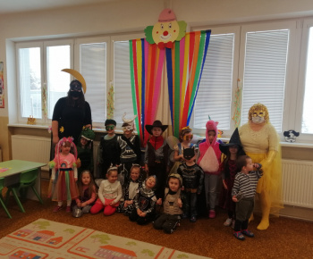 Deti v materskej škole mali karneval 12.02.2021
