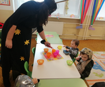 Deti v materskej škole mali karneval 12.02.2021
