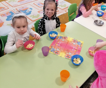 Deti v materskej škole mali karneval 12.02.2021