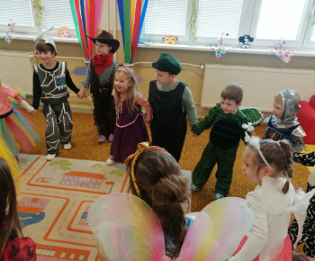Deti v materskej škole mali karneval 12.02.2021
