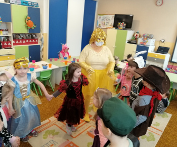 Deti v materskej škole mali karneval 12.02.2021