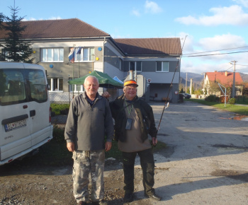 Herec Ivan Vojtek na rybačke v našej obci