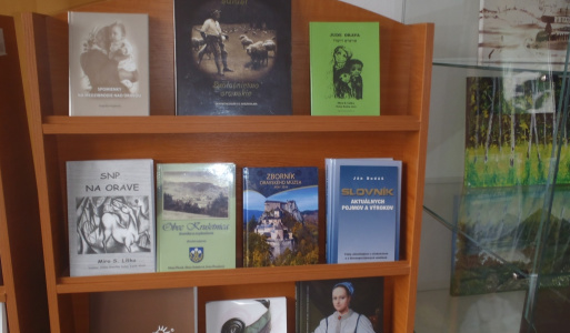 Prevzatie diplomu - Kniha Oravy 2019 