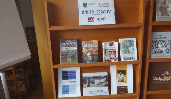 Prevzatie diplomu - Kniha Oravy 2019