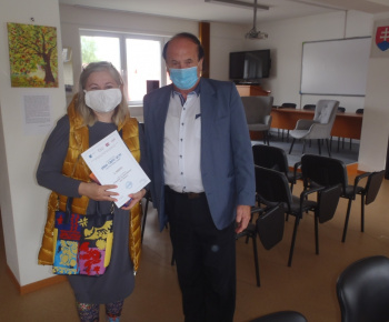 Prevzatie diplomu - Kniha Oravy 2019