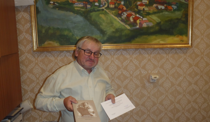 Prevzatie diplomu - Kniha Oravy 2019