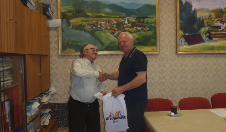 Prevzatie diplomu - Kniha Oravy 2019