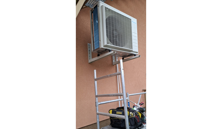 Obec zabezpečila dodávku a montáž vykurovania našej hasičskej zbrojnice