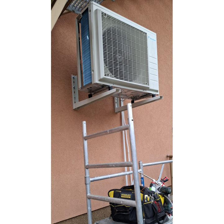 Obec zabezpečila dodávku a montáž vykurovania našej hasičskej zbrojnice