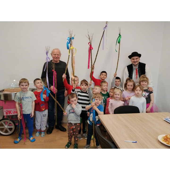 Veľká noc sa blíži - deti z našej materskej školy sa učili pliesť veľkonočné korbáče