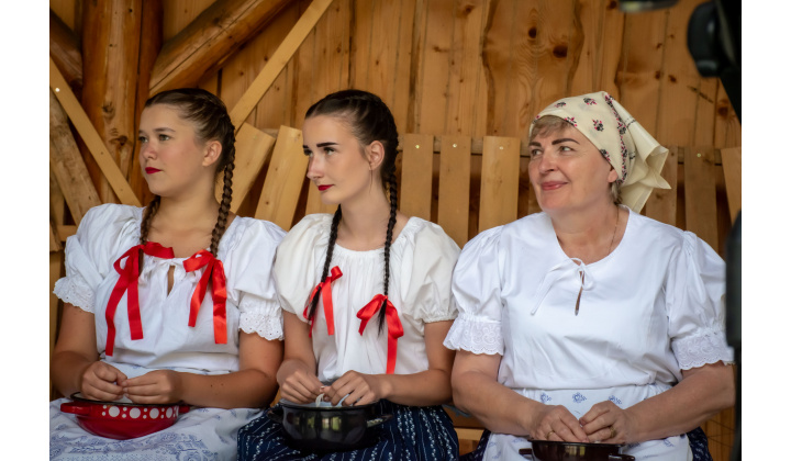 Vystúpenie FS Rovienca na dni obce Medzibrodie n/Or.
