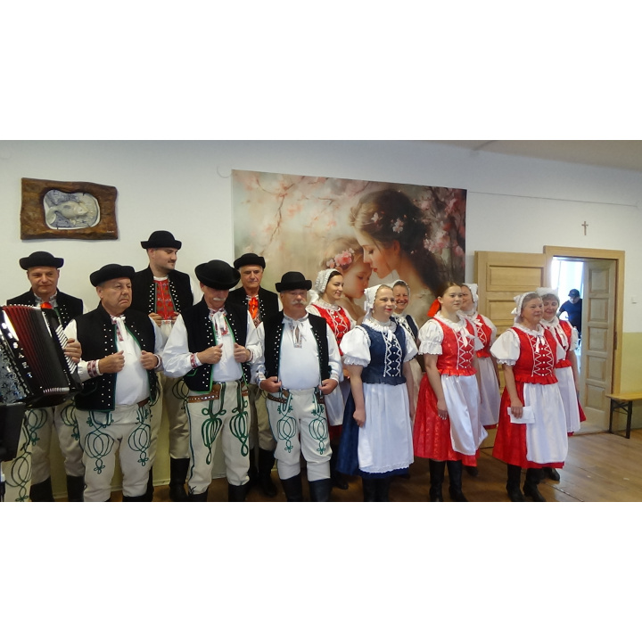 Vystúpenie FS Rovienca na oslave Dňa matiek v Medzibrodí n/Or. 11.5.2025